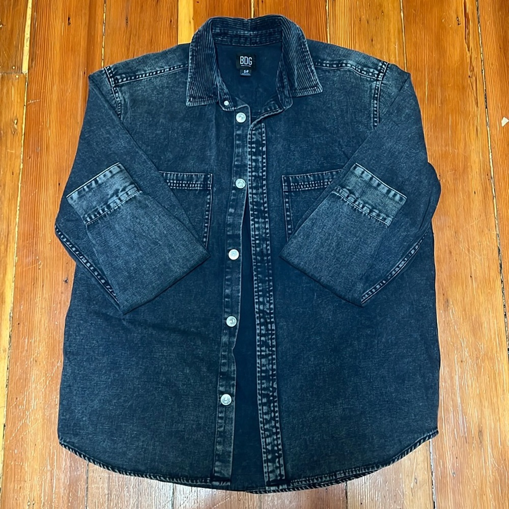 BDG men’s shirt jacket with corduroy collar